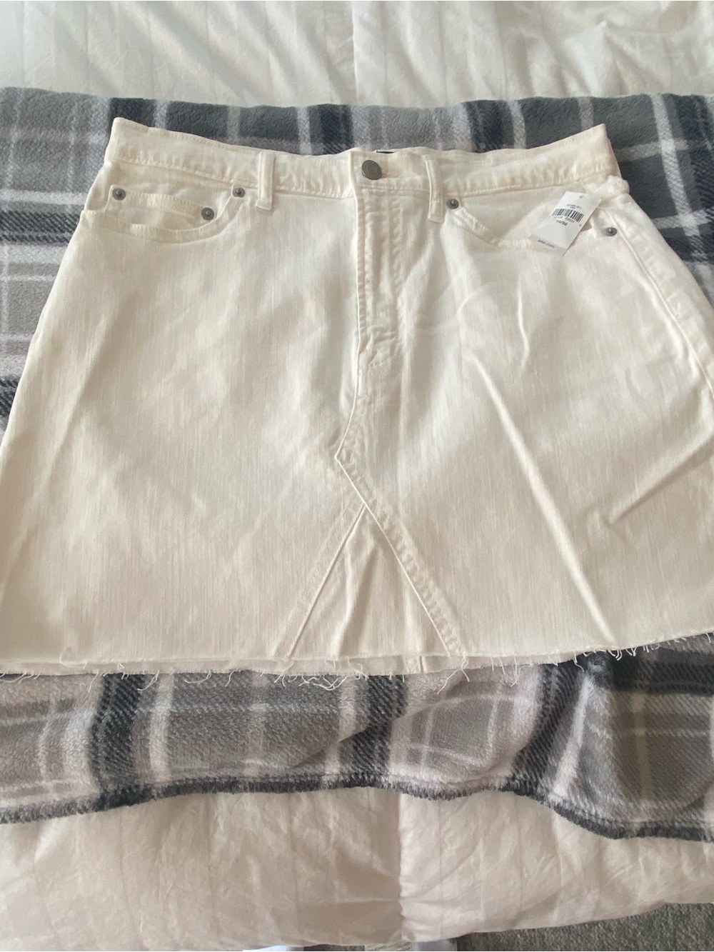 NWT GAP denim White miniskirt size 10/30